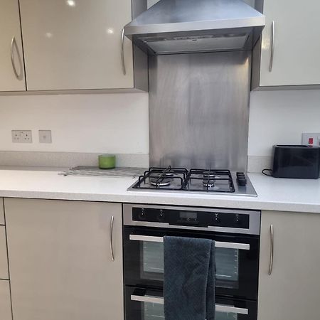 Bromley Common- Double Bedroom With En-Suite With Private Lounge In Shared Town House מראה חיצוני תמונה